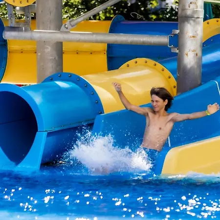 Prestige And Aquapark Hotel 4*