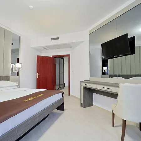 Hotel Prestige And Aquapark 4*