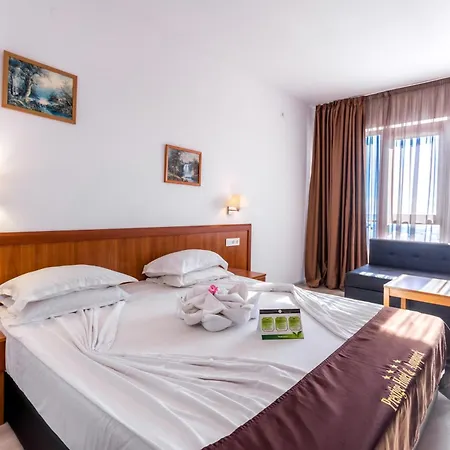 Prestige And Aquapark Hotel