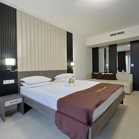Hotel Prestige And Aquapark Varna
