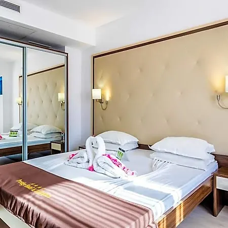 Prestige And Aquapark Hotel Varna